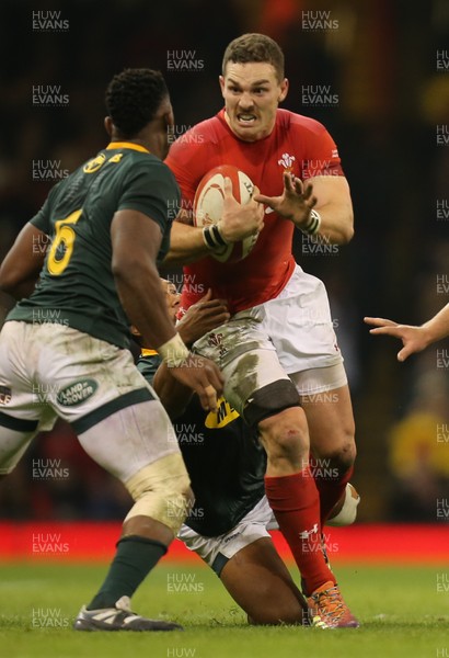 241118 - Wales v South Africa, Under Armour Series 2018 - George North of Wales takes on Siya Kolisi of South Africa