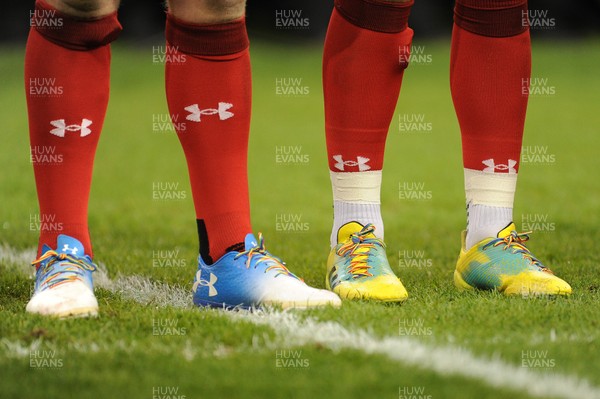 241118 - Wales v South Africa - Under Armour Series -  Rainbow laces during the anthems
