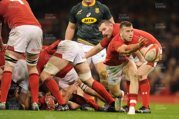 241118 - Wales v South Africa - Under Armour Series -  Gareth Davies of Wales 