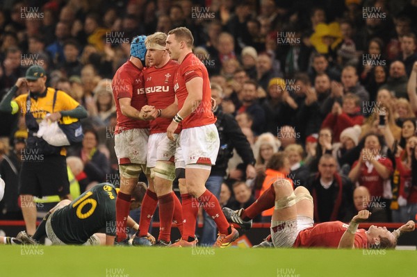 241118 - Wales v South Africa - Under Armour Series - Justin Tipuric of Wales Aaron Wainwright of Wales and George North of Wales 
