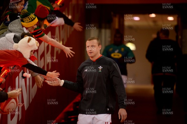 241118 - Wales v South Africa - Under Armour Series -  Hadleigh Parkes of Wales meets fans
