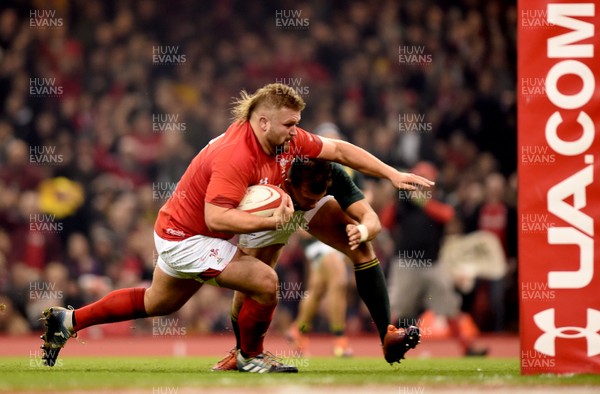 241118 - Wales v South Africa - Under Armour Series -  Tomas Francis of Wales scores a try