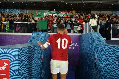 271019 - Wales v South Africa - Rugby World Cup Semi-Final - Dan Biggar of Wales walks into the tunnel after the game