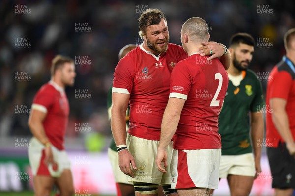 271019 - Wales v South Africa - Rugby World Cup Semi-Final - Duane Vermeulen of South Africa with Ken Owens of Wales