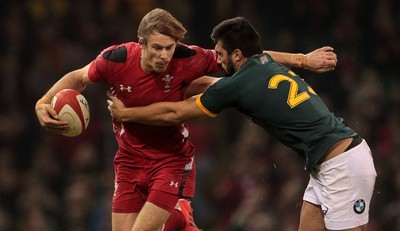 291114 - Wales v South Africa - Dove Men Series - Liam Williams of Wales is tackled by Damian de Allende of South Africa