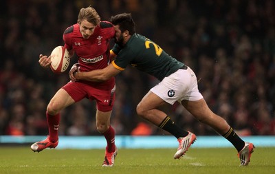 291114 - Wales v South Africa - Dove Men Series - Liam Williams of Wales is tackled by Damian de Allende of South Africa