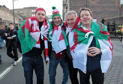 291114 - Wales v South Africa - Dove Men Series - Fans enjoy the games atmosphere 