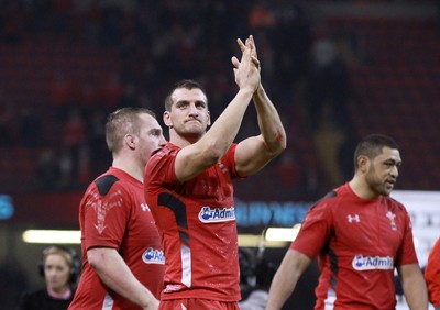 291114 - Wales v South Africa - Dove Men+Care Series -Sam Warburton of Wales applauds the supporters after the final whistle