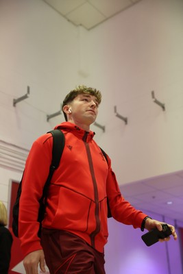 291125 - Wales v South Africa Springboks - Quilter Nations Series - Dan Edwards of Wales arrives at the stadium