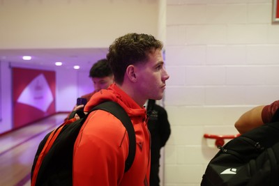 291125 - Wales v South Africa Springboks - Quilter Nations Series - Kieran Hardy of Wales arrives at the stadium