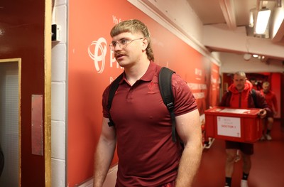 291125 - Wales v South Africa Springboks - Quilter Nations Series - Aaron Wainwright of Wales arrives at the stadium