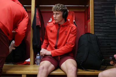 291125 - Wales v South Africa Springboks - Quilter Nations Series - Ellis Mee of Wales in the dressing room