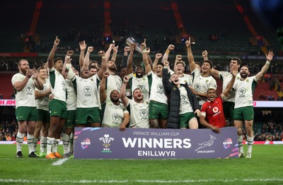 291125 - Wales v South Africa Springboks - Quilter Nations Series - Siya Kolisi of South Africa and South Africa lift the Prince William Cup