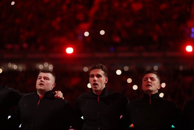 291125 - Wales v South Africa Springboks - Quilter Nations Series - Danny Southworth, Kieran Hardy and Callum Sheedy of Wales sing the anthem