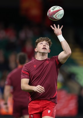 291125 - Wales v South Africa Springboks, Quilter Nations Series - Dan Edwards of Wales during warm up