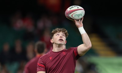 291125 - Wales v South Africa Springboks, Quilter Nations Series - Dan Edwards of Wales during warm up