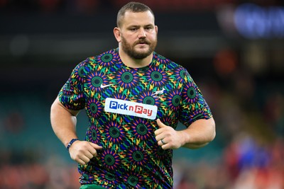 291125 - Wales v South Africa - Quilter Nations Series - South Africa players warming up before game 