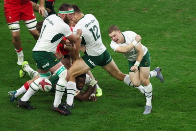 291125 - Wales v South Africa - Quilter Nations Series - Morne van den Berg of South Africa passes the ball