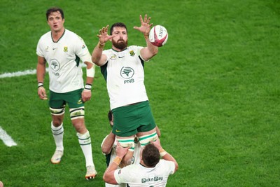 291125 - Wales v South Africa - Quilter Nations Series - Jean Kleyn of South African wins a lineout