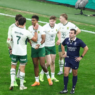 291125 - Wales v South Africa - Quilter Nations Series - Canan Moodie of South Africa is congratulated by teammates after scoring a try