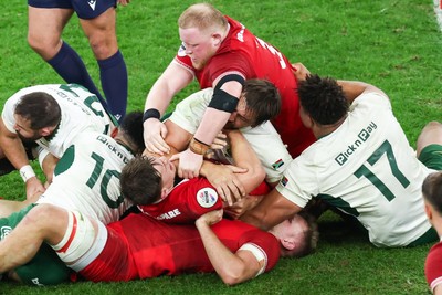291125 - Wales v South Africa - Quilter Nations Series - Alex Mann of Wales and Eben Etzebeth of South Africa tussle on the floor ahead of the incident that led to Eben Etzebeth being sent off