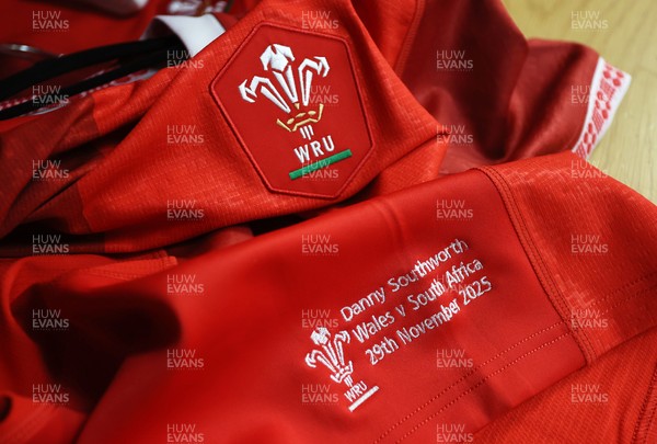 291125 - Wales v South Africa Springboks - Quilter Nations Series - Danny Southworth of Wales jersey in the dressing room before the game