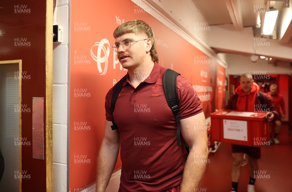 291125 - Wales v South Africa Springboks - Quilter Nations Series - Aaron Wainwright of Wales arrives at the stadium