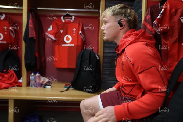 291125 - Wales v South Africa Springboks - Quilter Nations Series - Blair Murray of Wales in the dressing room