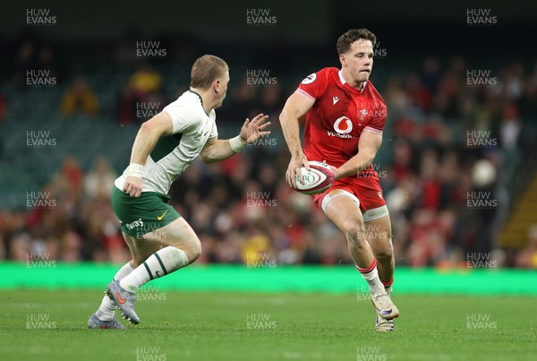 291125 - Wales v South Africa Springboks - Quilter Nations Series - Kieran Hardy of Wales 