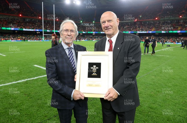 291125 - Wales v South Africa Springboks - Quilter Nations Series - Stadium Announcer Iestyn Garlick is presented a plaque by WRU president Terry Butcher as he retires after 35 years