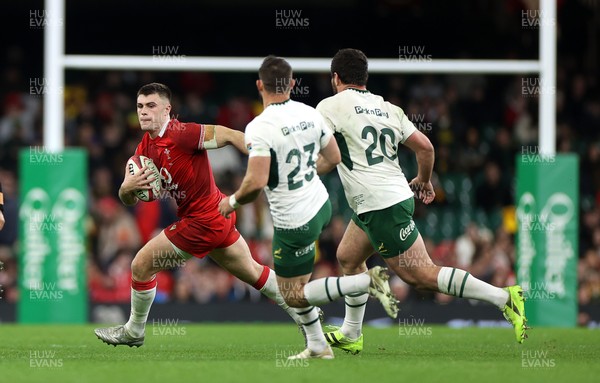 291125 - Wales v South Africa Springboks - Quilter Nations Series - Joe Roberts of Wales 