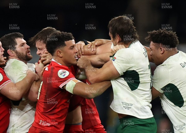 291125 - Wales v South Africa Springboks - Quilter Nations Series - Eben Etzebeth of South Africa is given a red card