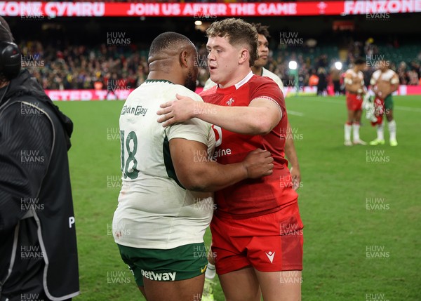291125 - Wales v South Africa Springboks - Quilter Nations Series - Brodie Coghlan of Wales shakes hands with the opposition at full time