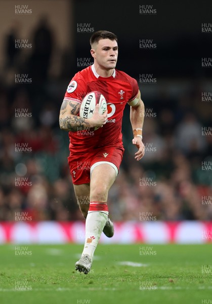291125 - Wales v South Africa Springboks - Quilter Nations Series - Joe Roberts of Wales 