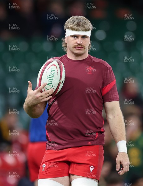 291125 - Wales v South Africa Springboks, Quilter Nations Series - Aaron Wainwright of Wales during warm up