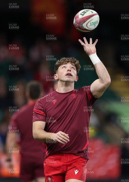 291125 - Wales v South Africa Springboks, Quilter Nations Series - Dan Edwards of Wales during warm up