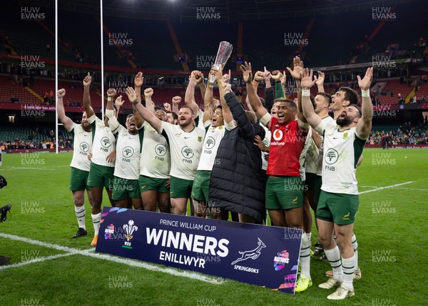 291125 - Wales v South Africa Springboks, Quilter Nations Series - South Africa celebrate as they lift The Prince William Cup