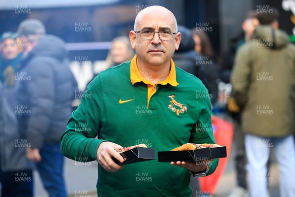 291125 - Wales v South Africa - Quilter Nations Series - South Africa fans before game