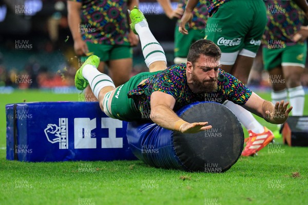 291125 - Wales v South Africa - Quilter Nations Series - South Africa players warming up before game 