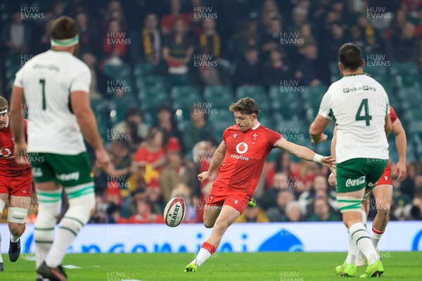 291125 - Wales v South Africa - Quilter Nations Series - Dan Edwards of Wales 