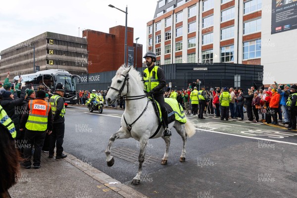 291125 - Wales v South Africa - Quilter Nations Series - South Africa team bus arrives at Principality Stadium