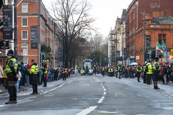 291125 - Wales v South Africa - Quilter Nations Series - Wales team bus arrives at Principality Stadium