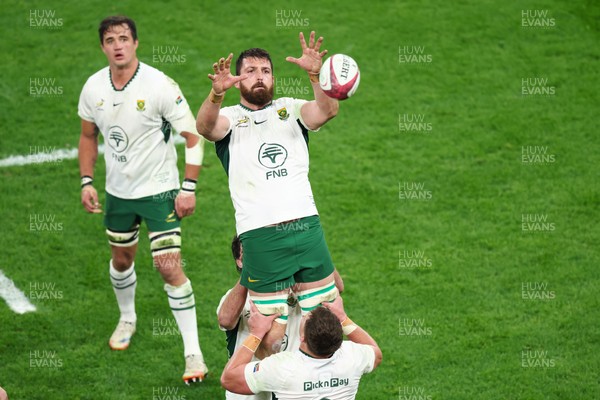 291125 - Wales v South Africa - Quilter Nations Series - Jean Kleyn of South African wins a lineout