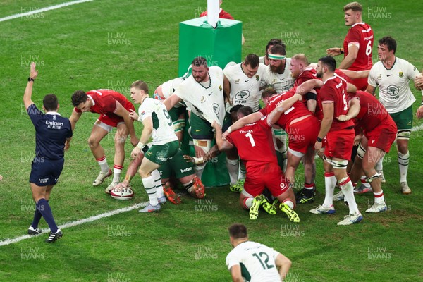 291125 - Wales v South Africa - Quilter Nations Series - Jasper Wiese of South Africa scores a try