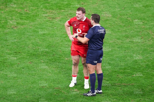 291125 - Wales v South Africa - Quilter Nations Series - Referee Luc Ramos talks to Dewi Lake of Wales about discipline