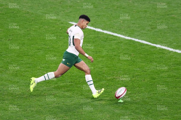 291125 - Wales v South Africa - Quilter Nations Series - Sacha Feinberg-Mngomezulu of South Africa kicks a conversion