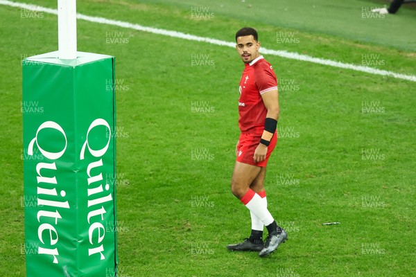 291125 - Wales v South Africa - Quilter Nations Series - Ben Thomas of Wales