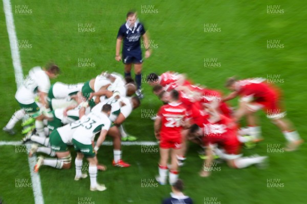 291125 - Wales v South Africa - Quilter Nations Series - A scrum packs down