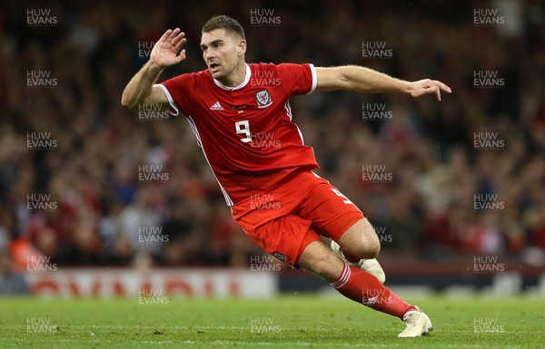 111018 - Wales v Spain - International Friendly - Sam Vokes of Wales