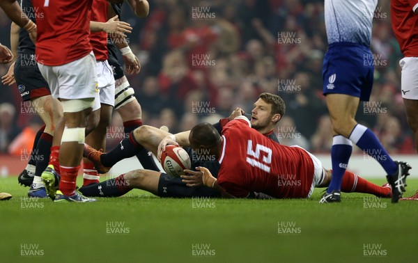 171118 - Wales v Tonga - Under Armour Series - Dan Biggar of Wales scores a try